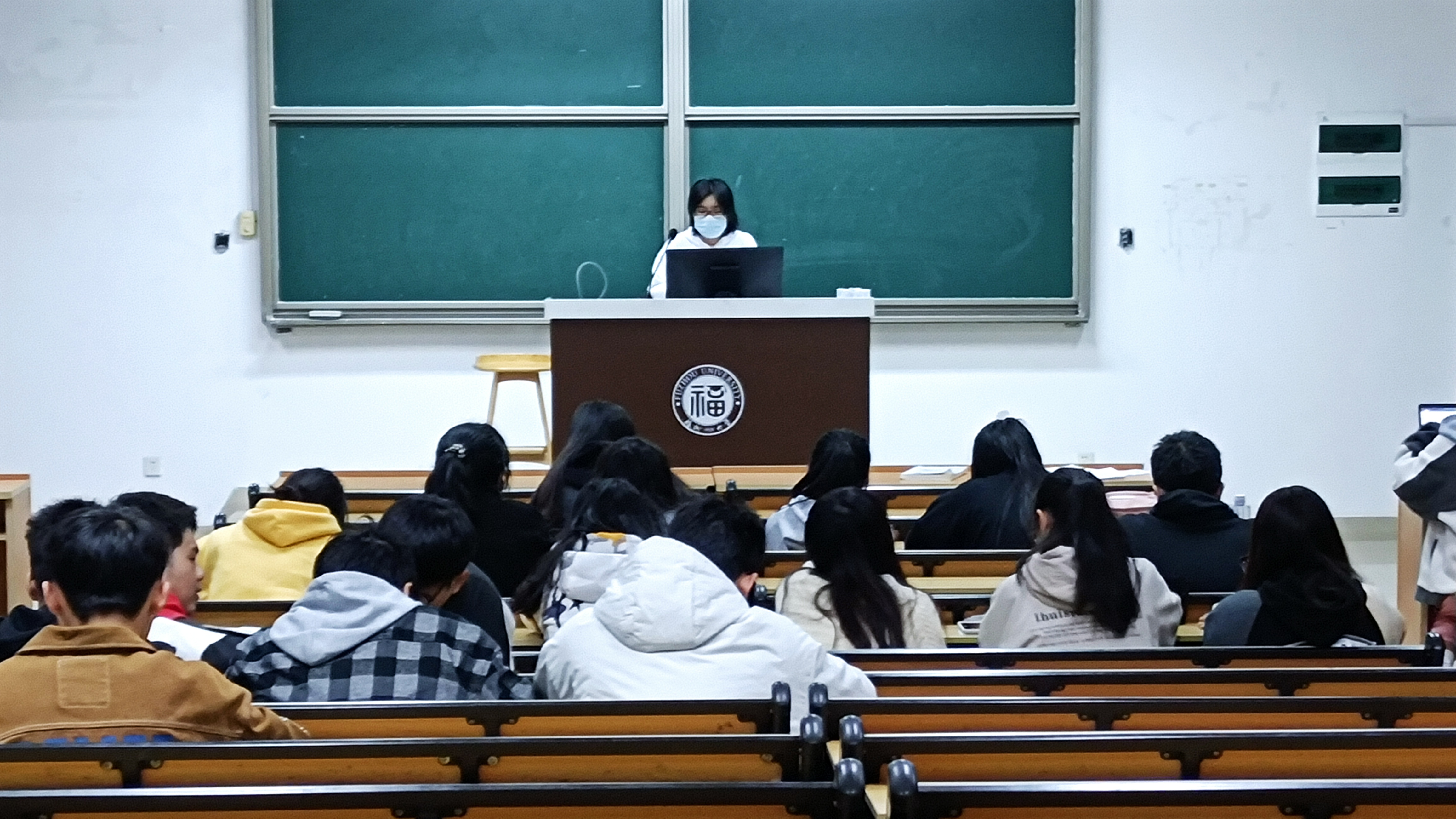 20管工财统会计02班 20管工财统会计02班