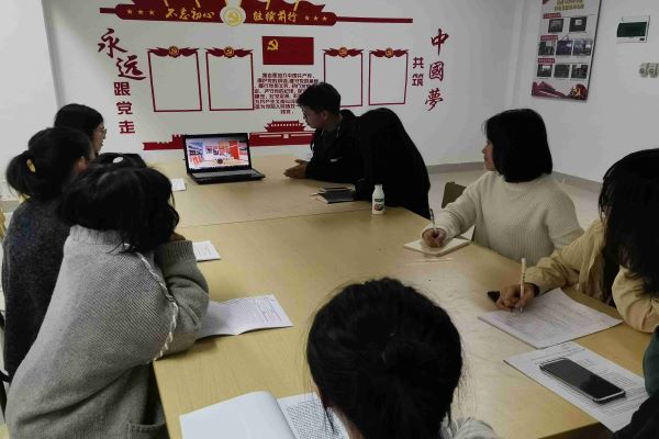观看网上展览1